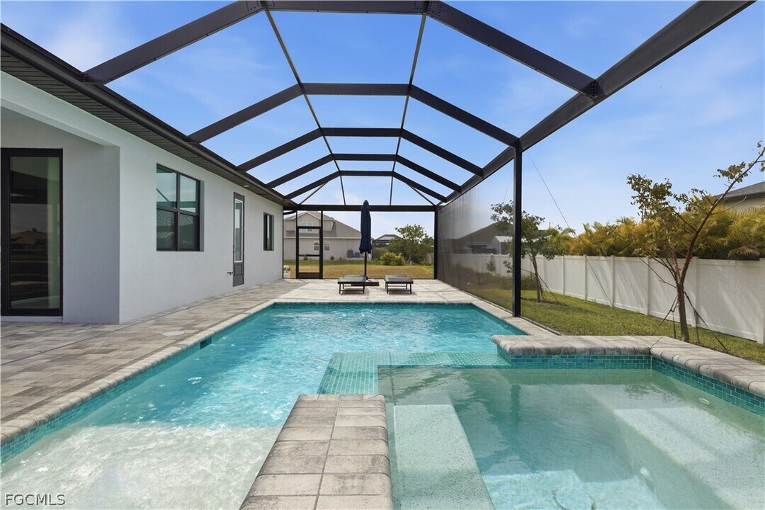 1706 NW 36th Pl in Cape Coral, FL - Building Photo