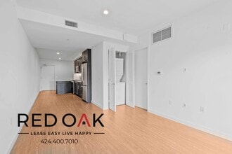 11405 Chandler Blvd in Los Angeles, CA - Building Photo - Building Photo