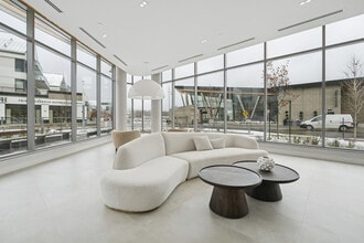 333 Sunseeker Ave in Innisfil, ON - Building Photo - Building Photo