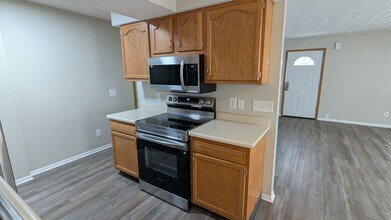 873 Kerns Dr NE in Bolivar, OH - Building Photo - Building Photo