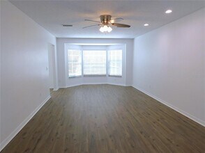 3650 Fremantle Dr in Palm Harbor, FL - Building Photo - Building Photo