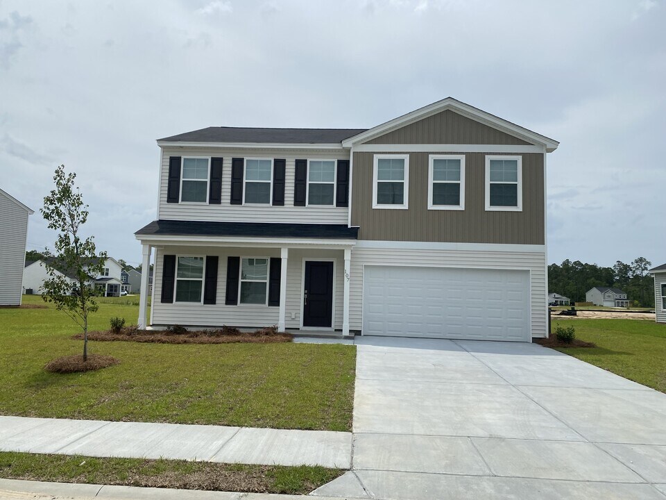 107 Stillhouse Dr in Springfield, GA - Building Photo