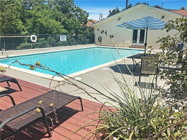 741 E Oltorf St in Austin, TX - Building Photo - Building Photo