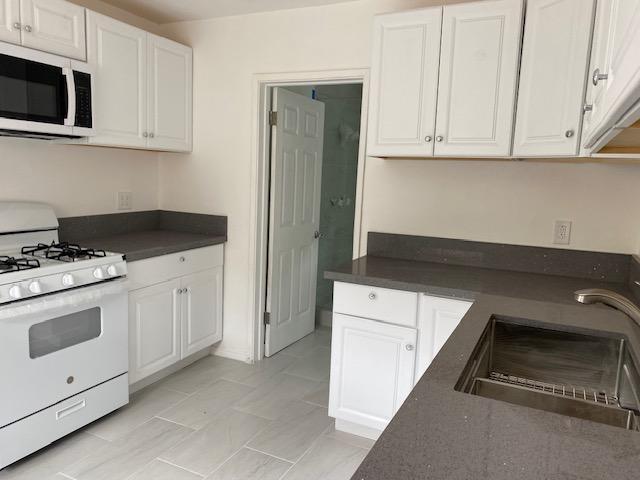 1619 W 11th Pl, Unit 1617 W. 11th Pl in Los Angeles, CA - Building Photo - Building Photo