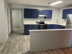 1010 Kearney St in Manhattan, KS - Building Photo - Building Photo