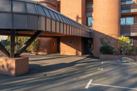 Harbour House in Kirkland, WA - Foto de edificio - Building Photo