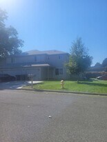 910 S Johnson St in Kennewick, WA - Building Photo