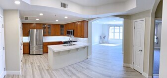 30 E Julian St, Unit 210 in San Jose, CA - Building Photo
