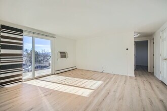 3020 E Bijou St, Unit #5B in Colorado Springs, CO - Foto de edificio - Building Photo