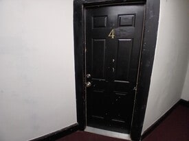 126 E Main St in Front Royal, VA - Building Photo