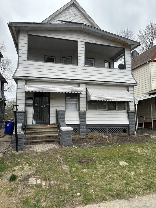 12724 Bartfield Ave in Cleveland, OH - Building Photo