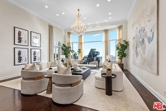 1151 N Hillcrest Rd in Beverly Hills, CA - Building Photo - Building Photo