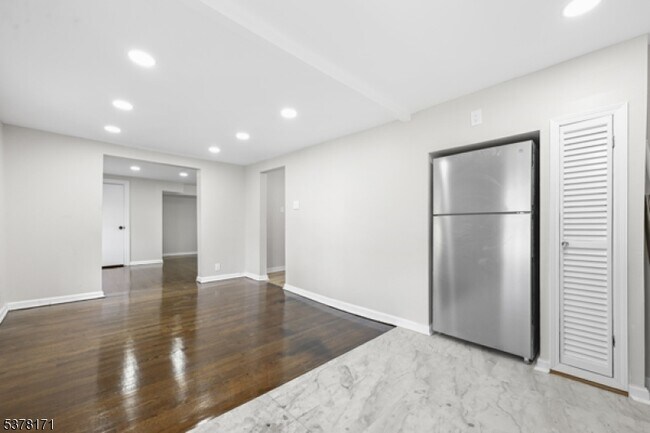 71 Maple St in Bloomfield, NJ - Building Photo - Building Photo