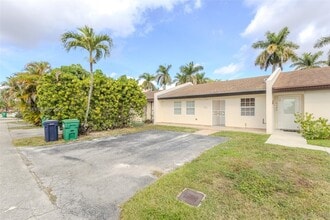 5145 SW 140th Pl in Miami, FL - Building Photo - Building Photo
