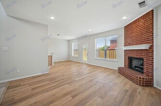 908 Mockingbird Ln in Desoto, TX - Building Photo - Building Photo