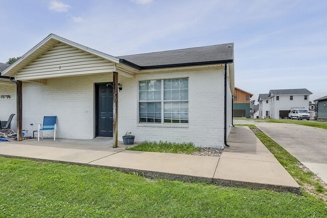 1001 N Main St in Bentonville, AR - Building Photo - Building Photo