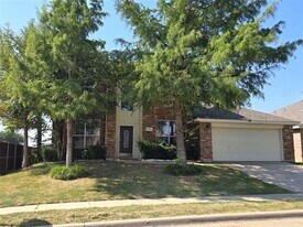 1332 Pepperidge Ln in Fort Worth, TX - Building Photo