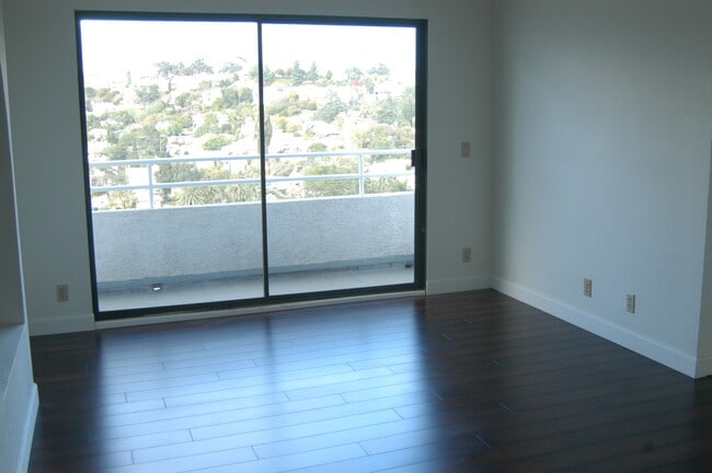 1425 Columbia Dr in Glendale, CA - Building Photo - Building Photo