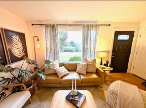 2000 Upland Dr in Nashville, TN - Foto de edificio - Building Photo