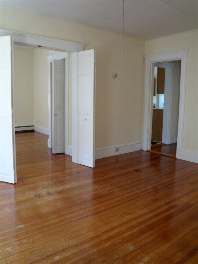 25 Knapp St, Unit 2 in Somerville, MA - Building Photo - Building Photo