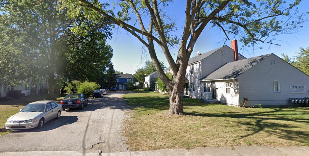 920 N Central Dr in Lorain, OH - Building Photo