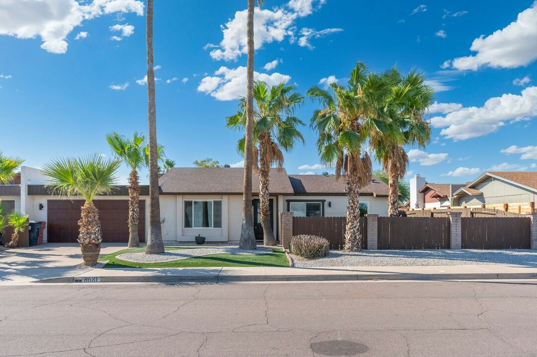 8681 E Latham St in Scottsdale, AZ - Foto de edificio