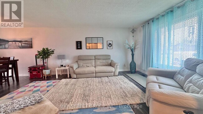 6074 Belaire Ave in Niagara Falls, ON - Building Photo - Building Photo