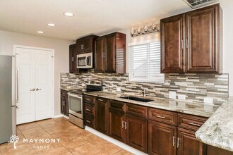 11207 Star Vis in San Antonio, TX - Building Photo - Building Photo