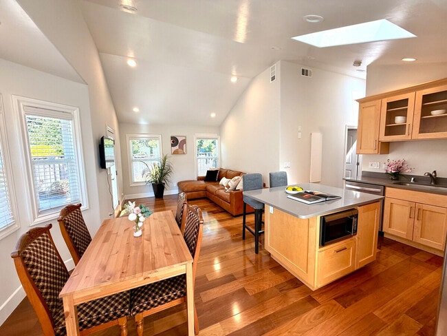 10726 Randy Ln in Cupertino, CA - Building Photo - Building Photo