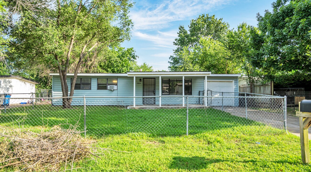 2844 E 43rd St N in Tulsa, OK - Building Photo