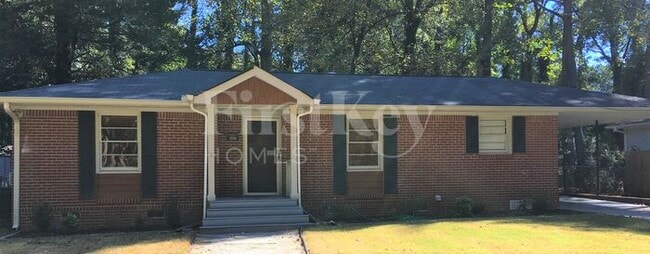 1976 E Starmount Way in Decatur, GA - Building Photo - Building Photo