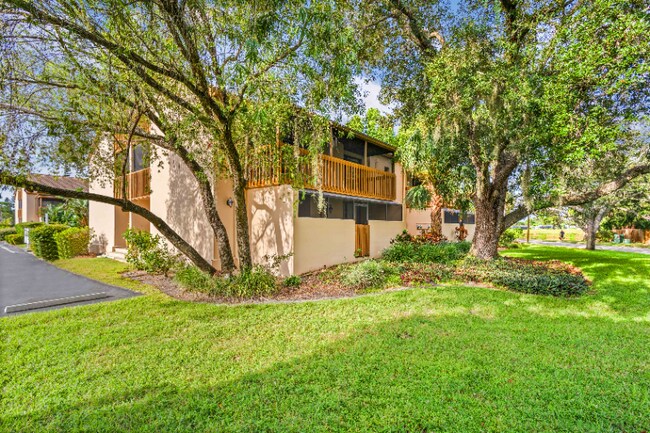 3075 Willow Green Dr in Sarasota, FL - Building Photo - Building Photo