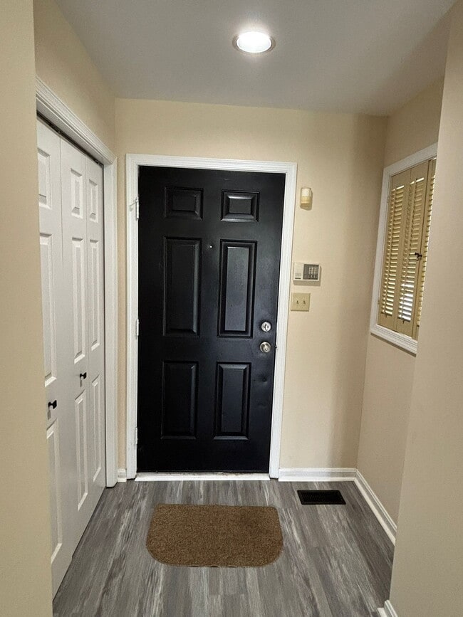 8410 Burchap Dr in Gaithersburg, MD - Building Photo - Building Photo