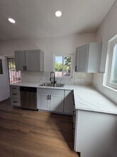 3260-3264 Steel St in San Diego, CA - Building Photo - Building Photo