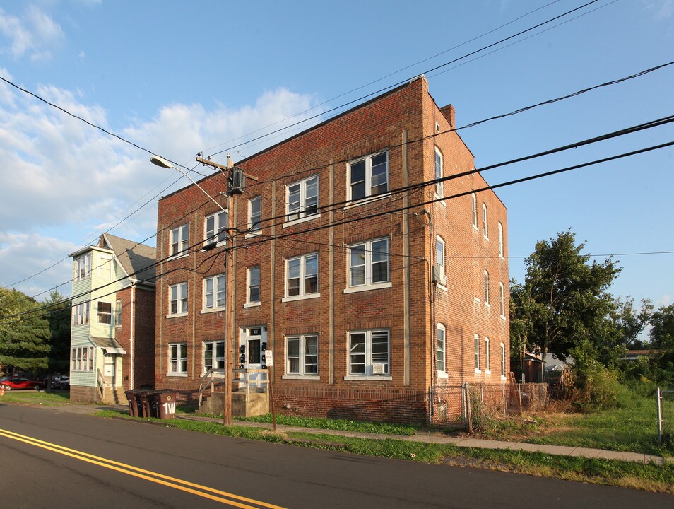 291 Lasalle St in New Britain, CT - Building Photo