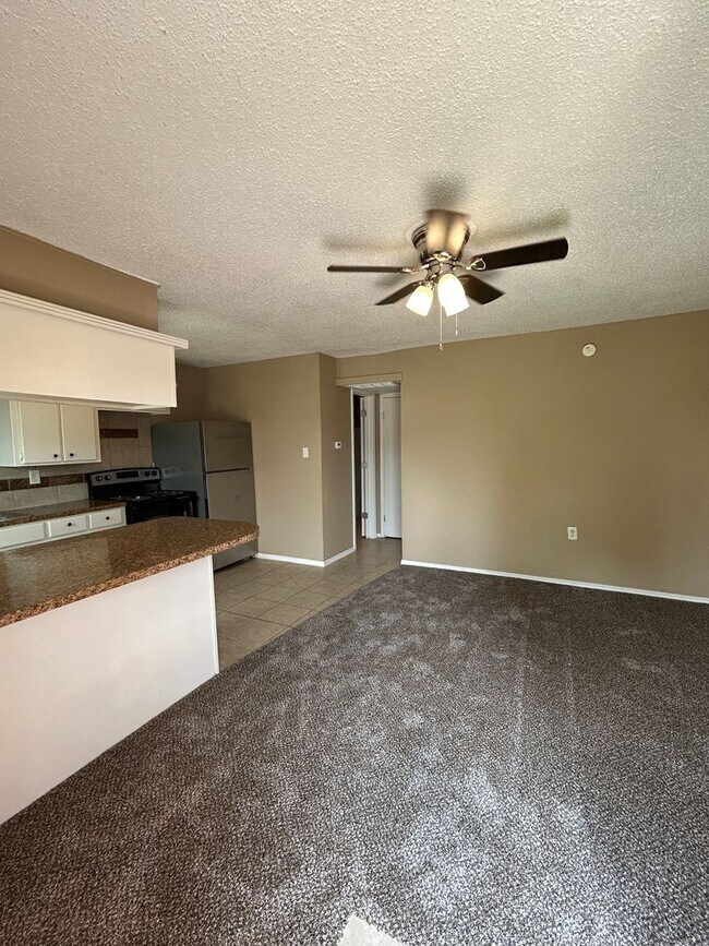 6202 NW Elm Ave-Unit -Unit A in Lawton, OK - Building Photo - Building Photo