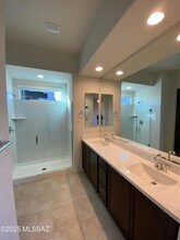 635 E Kalalau Dr in Oro Valley, AZ - Foto de edificio - Building Photo