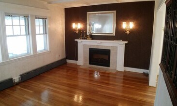 13 Quincy St in Medford, MA - Building Photo - Building Photo