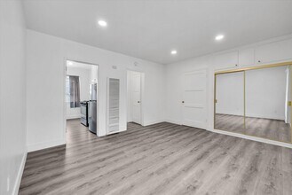 122 Elm Ave, Unit 11 in Long Beach, CA - Building Photo - Building Photo