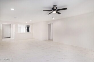 6970 W Gwen St in Phoenix, AZ - Foto de edificio - Building Photo