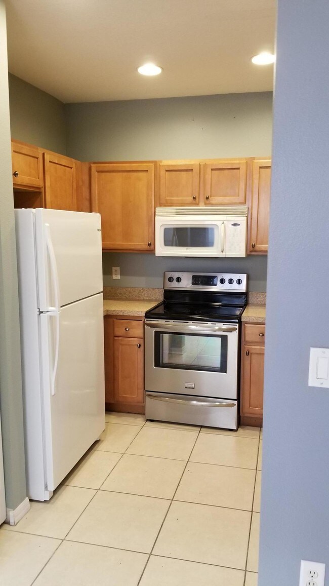 2161 SE Fern Park Dr in Port St. Lucie, FL - Building Photo - Building Photo