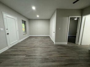 ACS 716 LLC in Fort Lauderdale, FL - Foto de edificio - Interior Photo