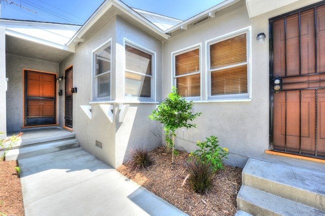 13117-13121 Venice Blvd in Los Angeles, CA - Foto de edificio - Building Photo