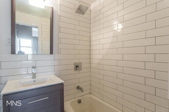 310 W 22nd St in New York, NY - Building Photo - Building Photo