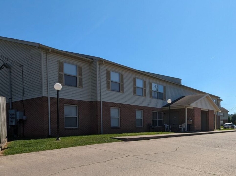 68 Suite View Dr in Ripley, WV - Foto de edificio