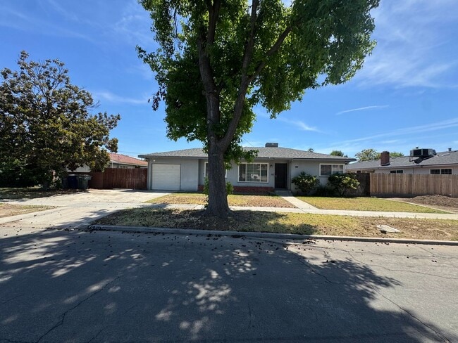 property at 2426 E Dayton Ave