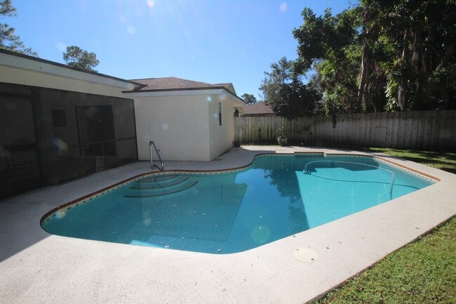 13471 Jonquil Pl in Wellington, FL - Building Photo - Building Photo