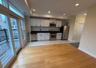 532 8th St SE, Unit Penthouse in Washington, DC - Building Photo - Building Photo