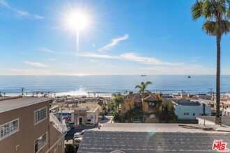 4113 Crest Dr in Manhattan Beach, CA - Building Photo - Building Photo