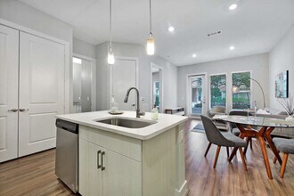 401 Gretel Dr in Houston, TX - Building Photo - Building Photo